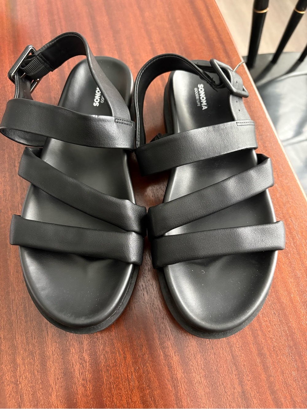 Sonoma sandals black with straps